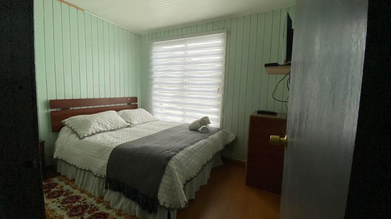 פוארטו פויוואפי Hosteria Ensenada מראה חיצוני תמונה